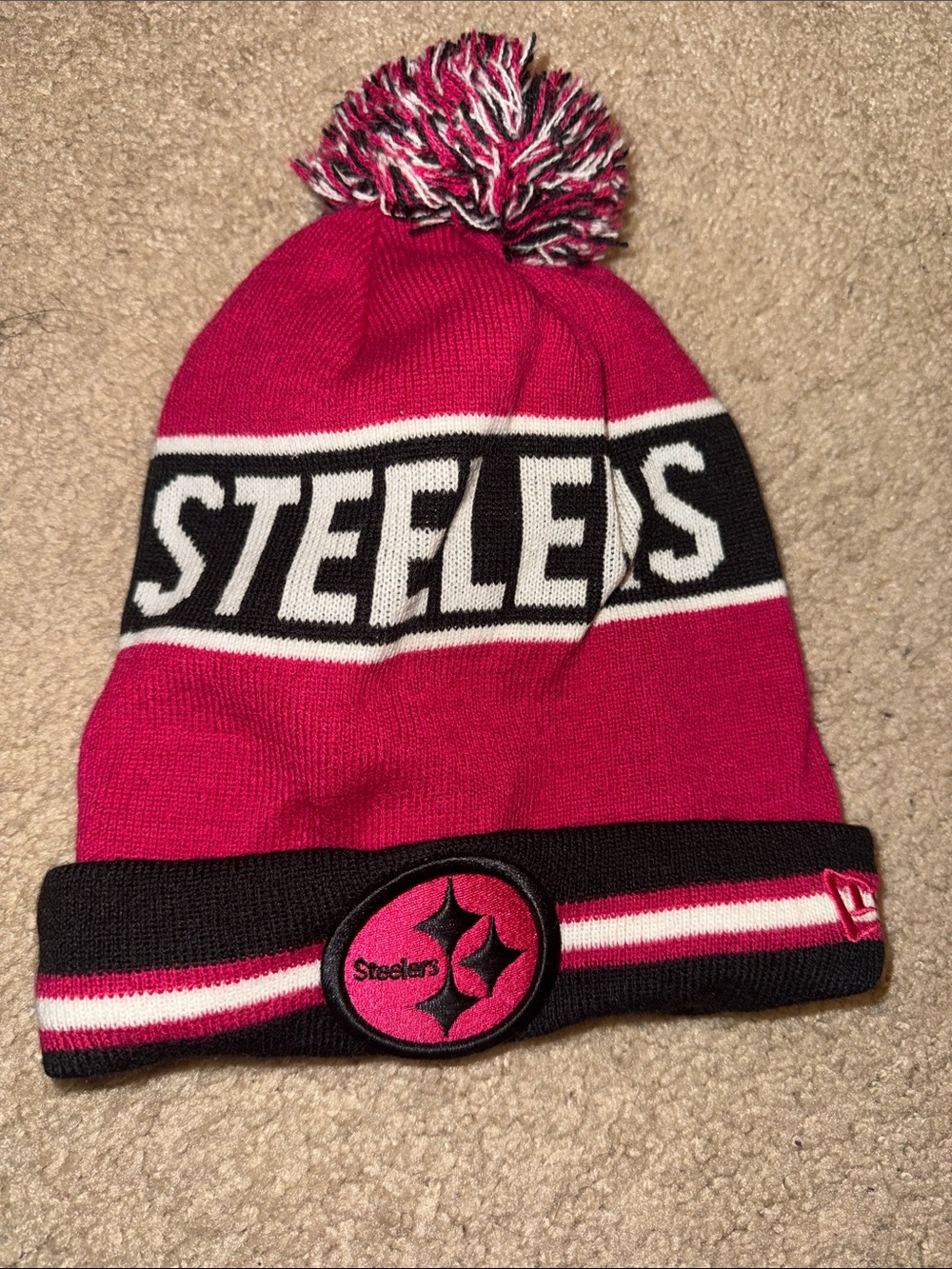 New Era Pink and Black Steelers Knit Pom Beanie